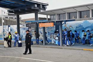 记者建议国足：踢韩国想推进到禁区挺难的，能否来脚惊天远射？
